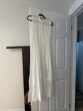 Doen White Lace Buttoned Dress